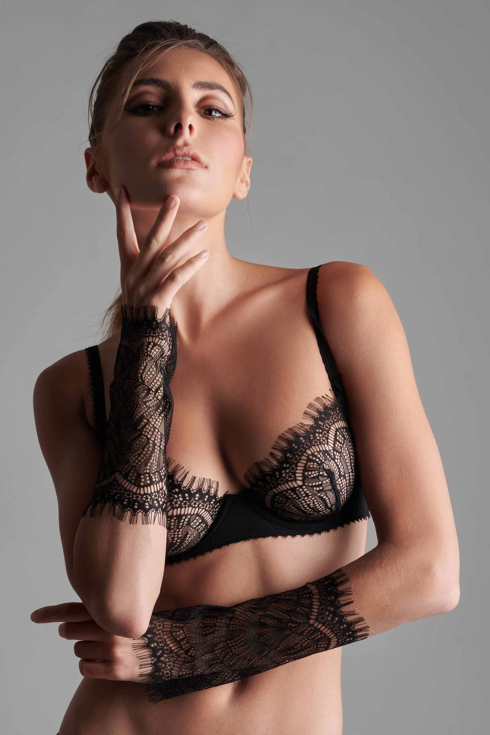 Maison Close Manchettes En Dentelle - Accroche Cœur 3 Maison Close Manchettes En Dentelle - Accroche Cœur