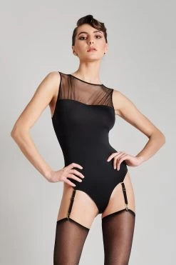 Maison Close Body String Avec Porte-jarretelles - Madame Rêve -Boutique De Lingerie Sexy 608847 2560x3840 madame reve 1303